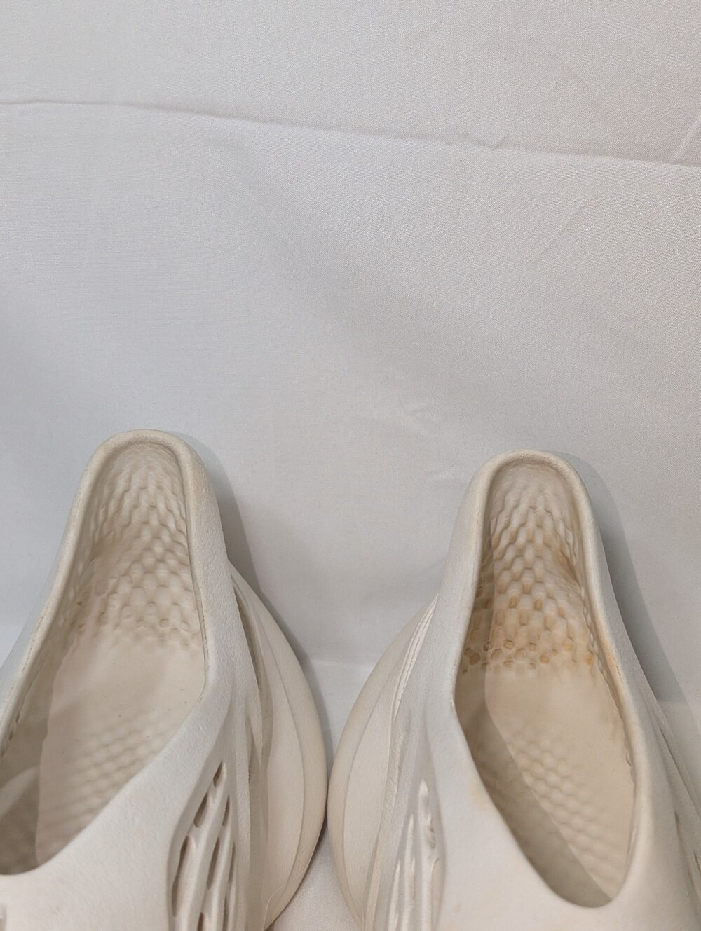 Adidas Yeezy Foam Runners - Picture 8 of 9